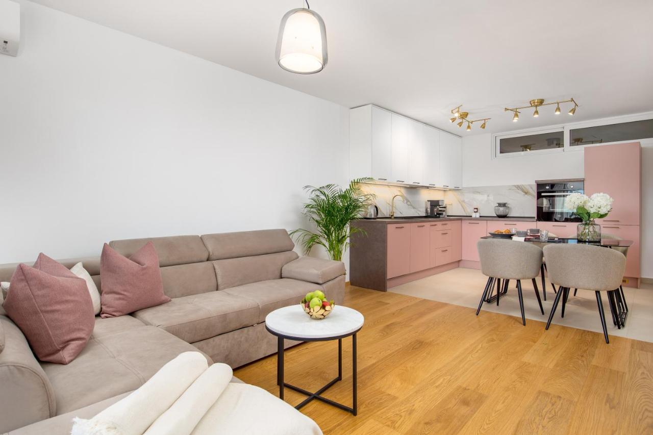 Seaview Apartment „Megan“ With Sunny Terrace คาสตาฟ ภายนอก รูปภาพ